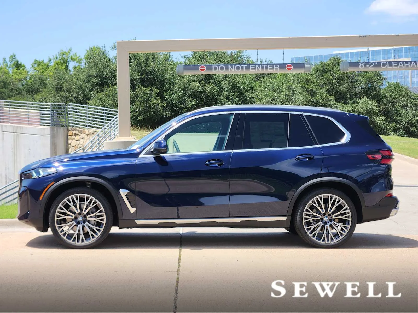 New 2026 Tanzanite Blue II Metallic BMW  image 2