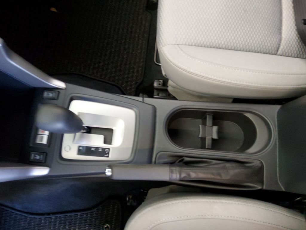 Used 2018 Silver Subaru 2.5i Premium image 23