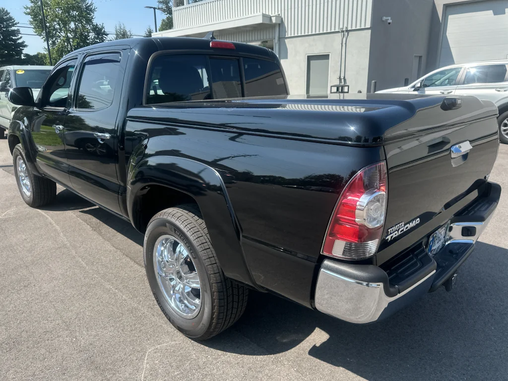 Used 2012 Black Toyota Base V6 (A5) image 3