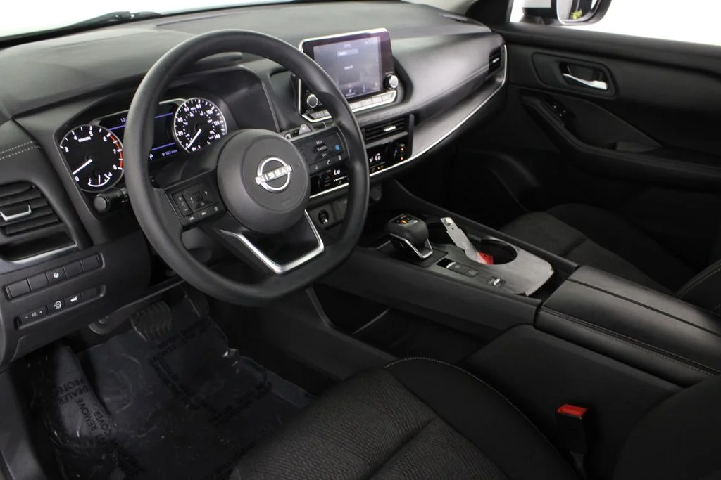 2024 Nissan Rogue SV - Photo 19