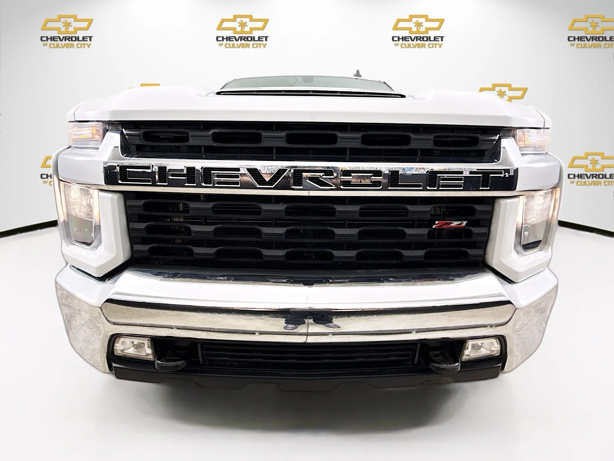 Used 2022 Summit White Chevrolet LT image 2