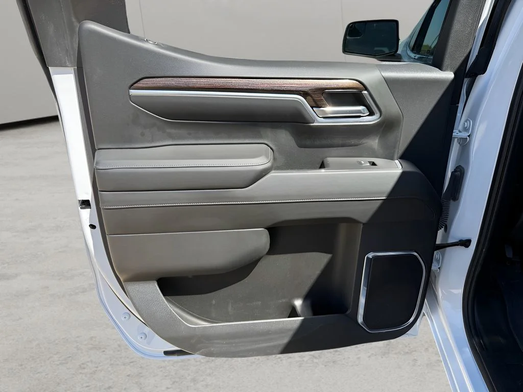 Used 2024 Summit White GMC SLE image 13