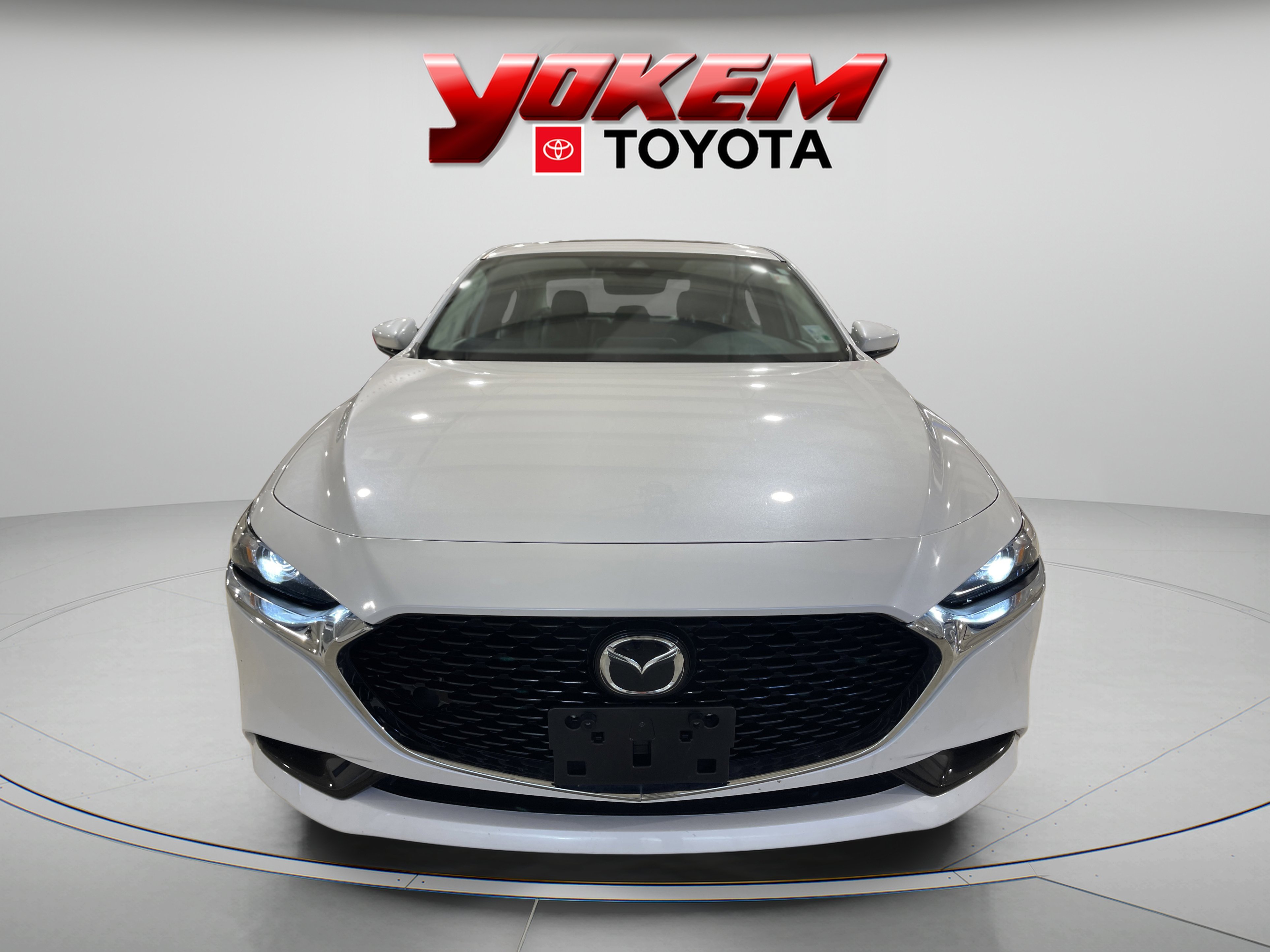 Used 2023 Snowflake White Pearl Mica Mazda 2.5 S Preferred image 7
