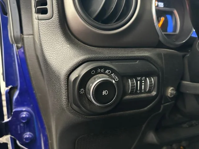 Used 2018 Blue Jeep Unlimited Sport S image 20