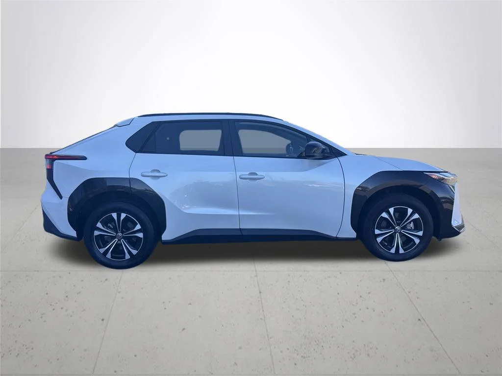 Used 2024 Beige Toyota XLE image 6