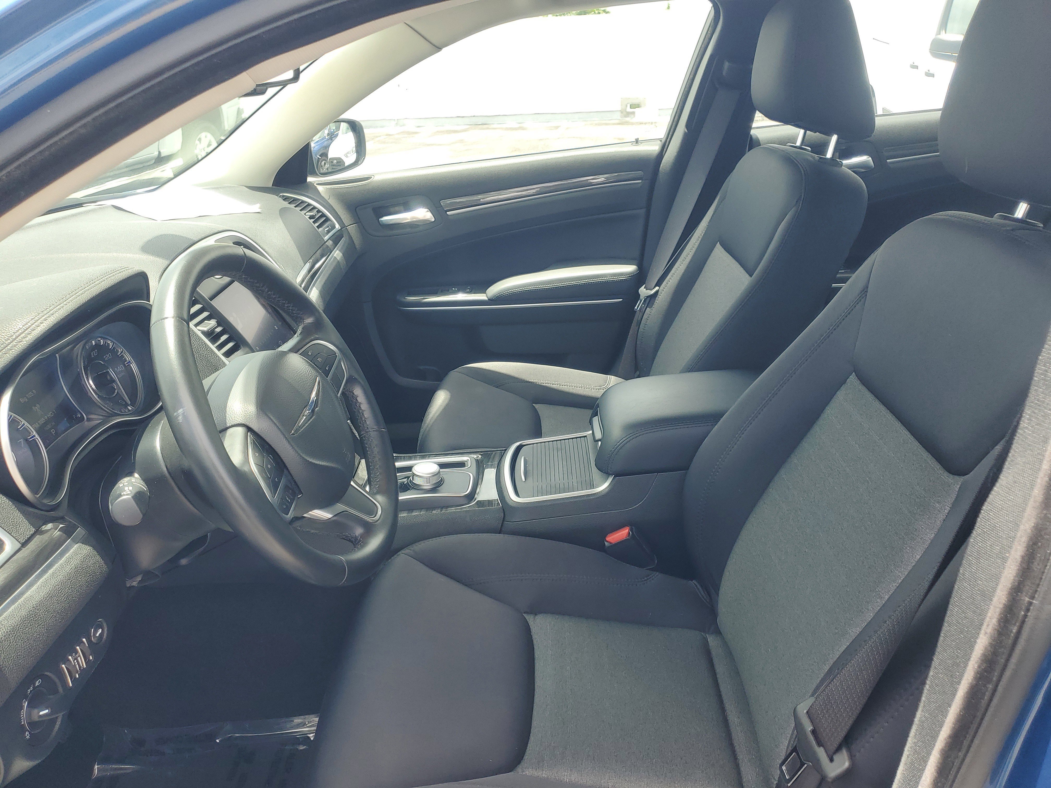 Used 2022 Frostbite Chrysler Touring image 14