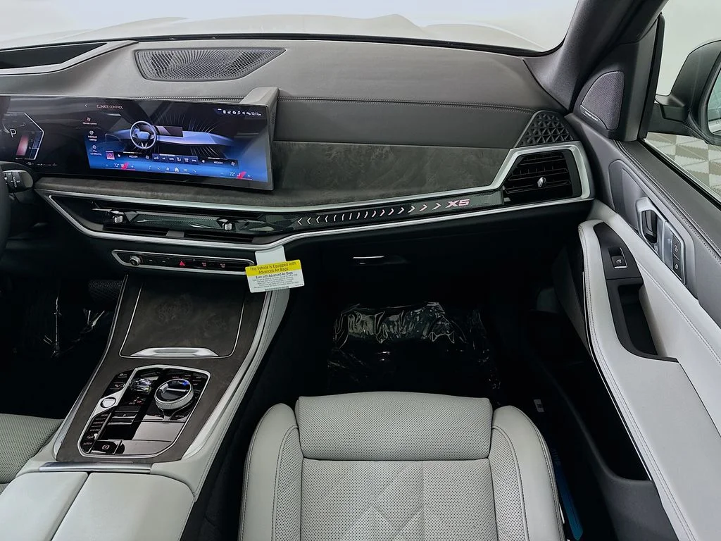 New 2026 Gray Metallic BMW xDrive40i image 27