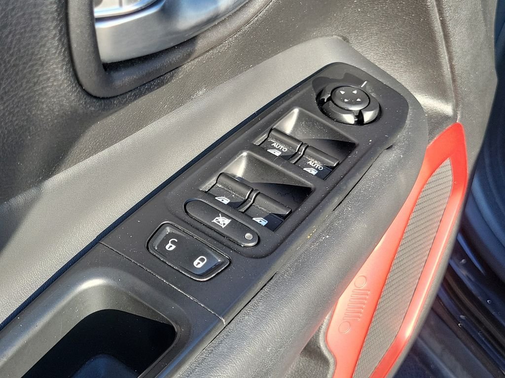 Used 2016 Black Jeep Trailhawk image 18