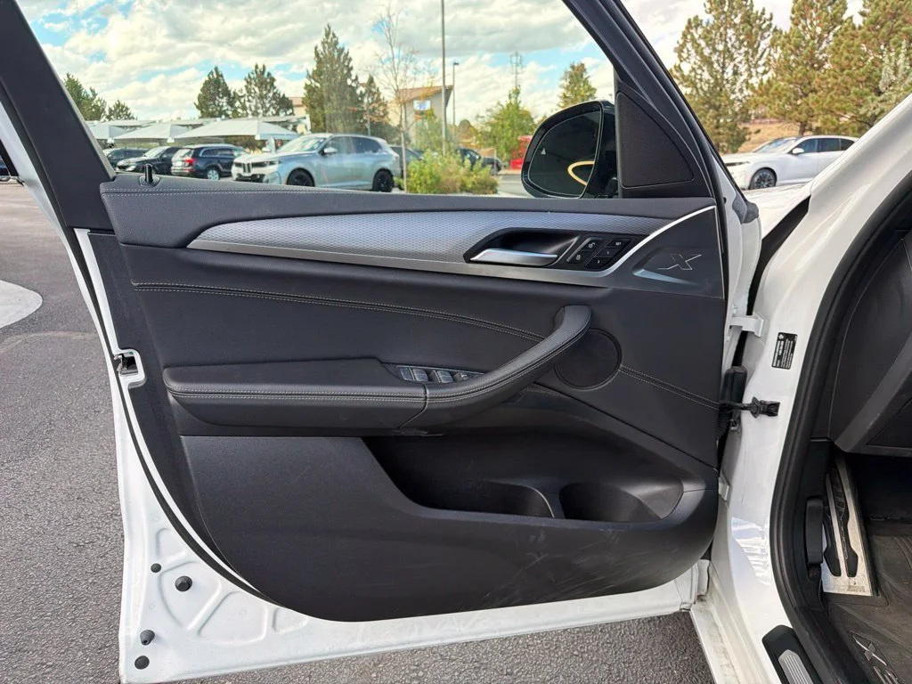 Used 2021 Alpine White BMW xDrive30i image 9