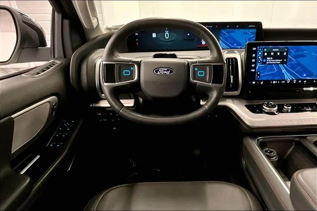 Used 2025 Oxford White Ford Active image 6