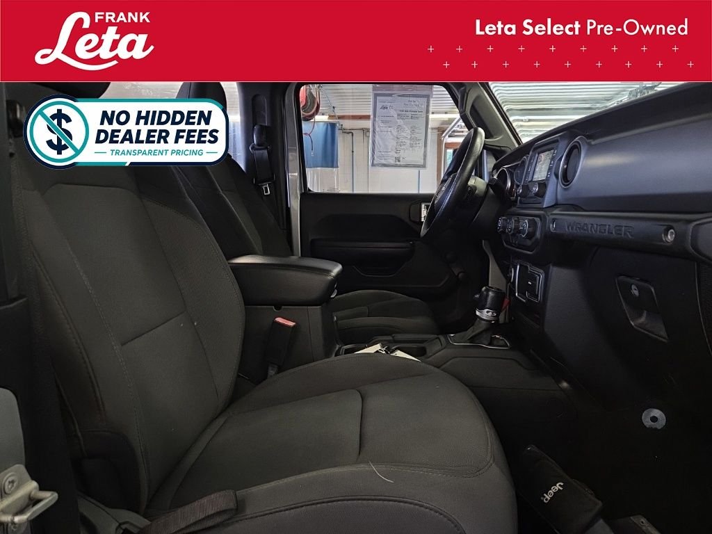 Used 2018 Billet Silver Metallic Clearcoat Jeep  image 20