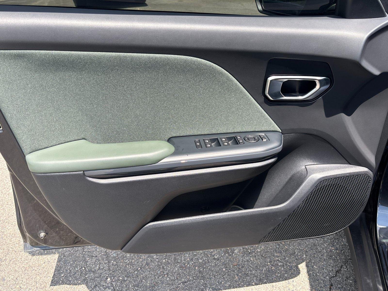 Used 2025 Interstellar Gray Kia EX image 13
