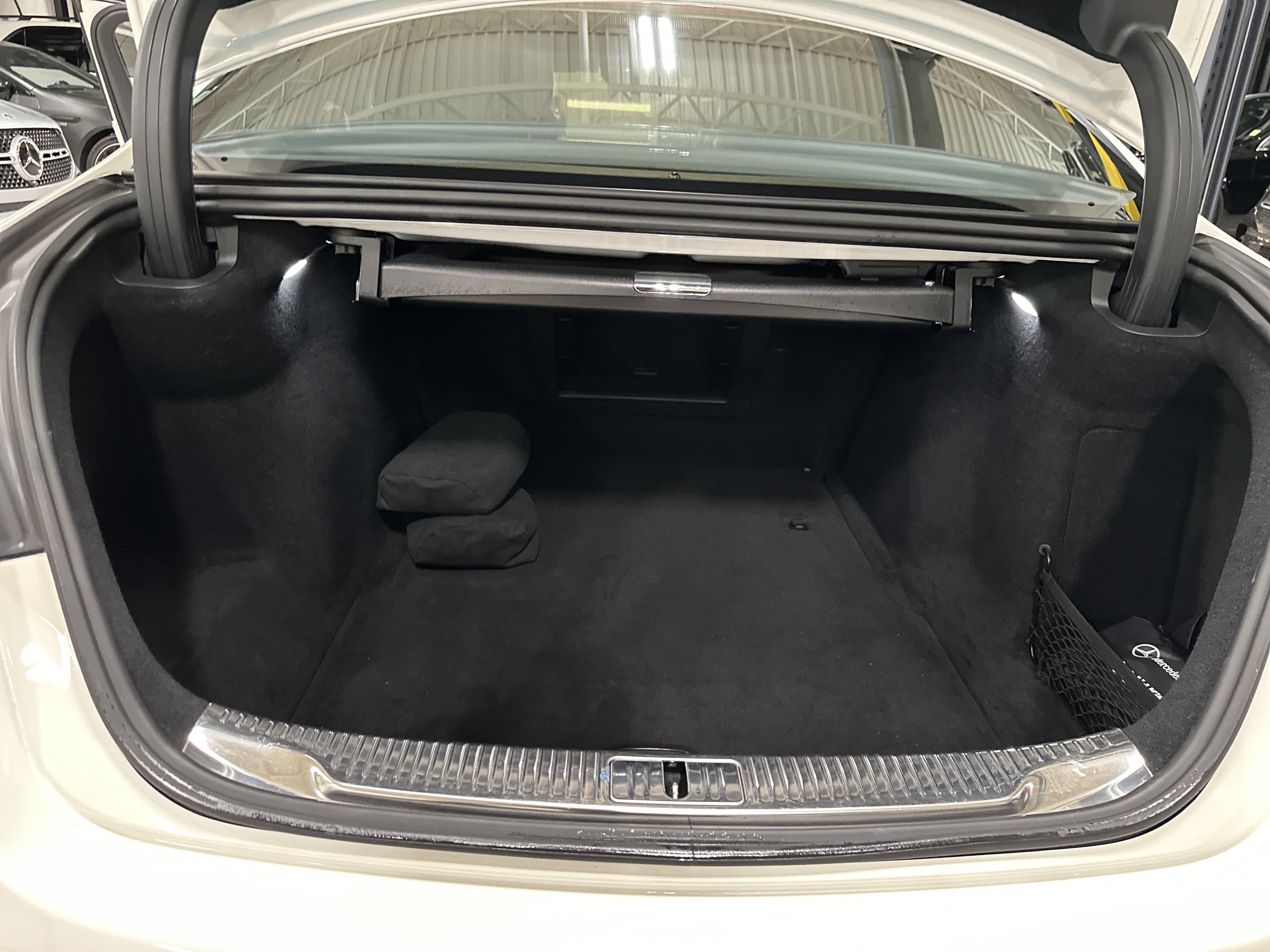 Certified Used 2023 MANUFAKTUR Diamond White Mercedes-Benz S 580 image 16