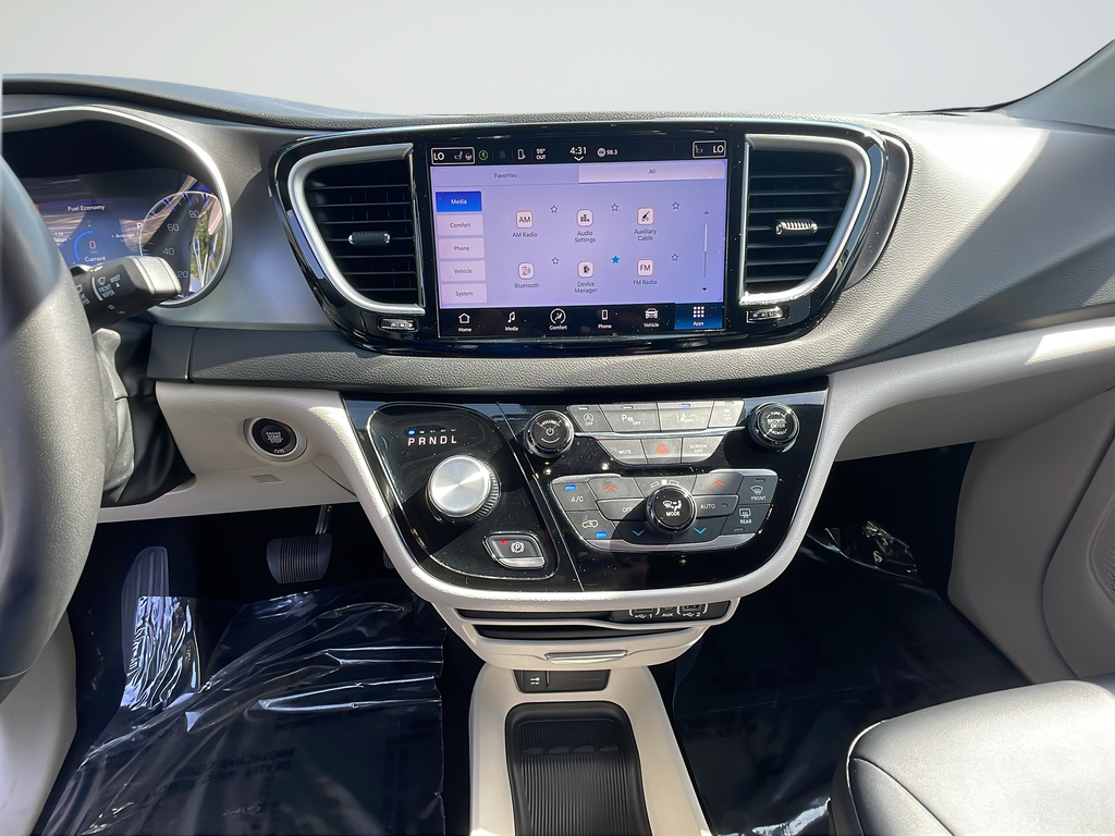 Used 2024 Silver Chrysler Touring L image 20