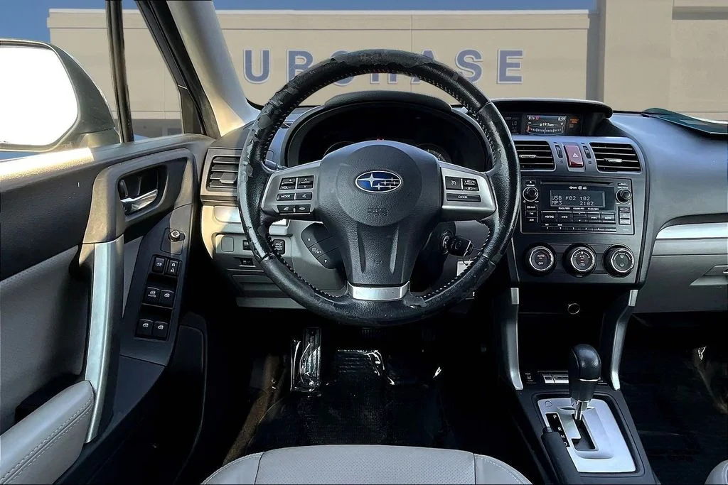 Used 2014 Marine Blue Pearl Subaru 2.5i Limited image 10