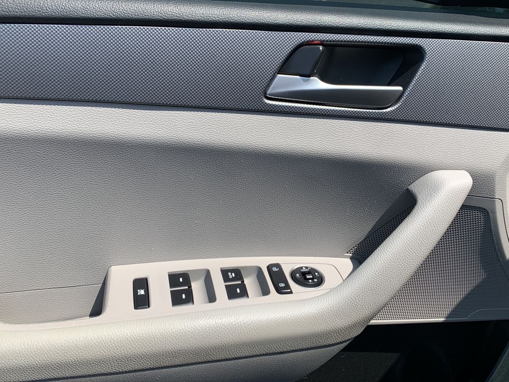 2018 Hyundai Sonata SE - Photo 12