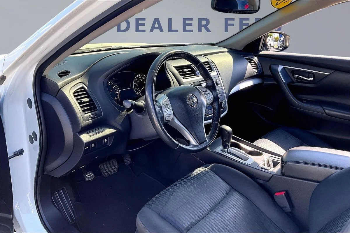 Used 2016 White Nissan 2.5 SV image 17