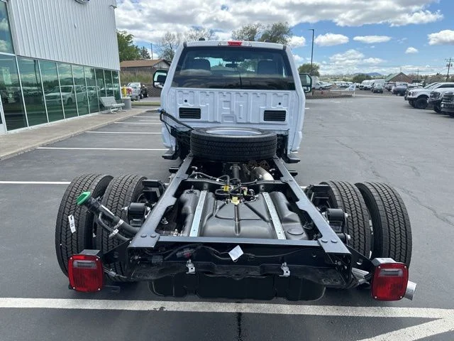 2025 Ford F-450 Super Duty Chassis Cab XL - Photo 6