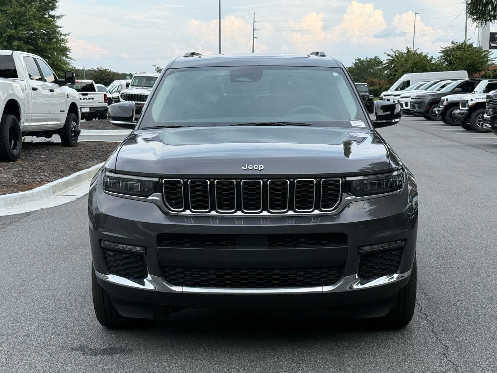 Used 2023 Baltic Gray Metallic Clearcoat Jeep Limited image 8