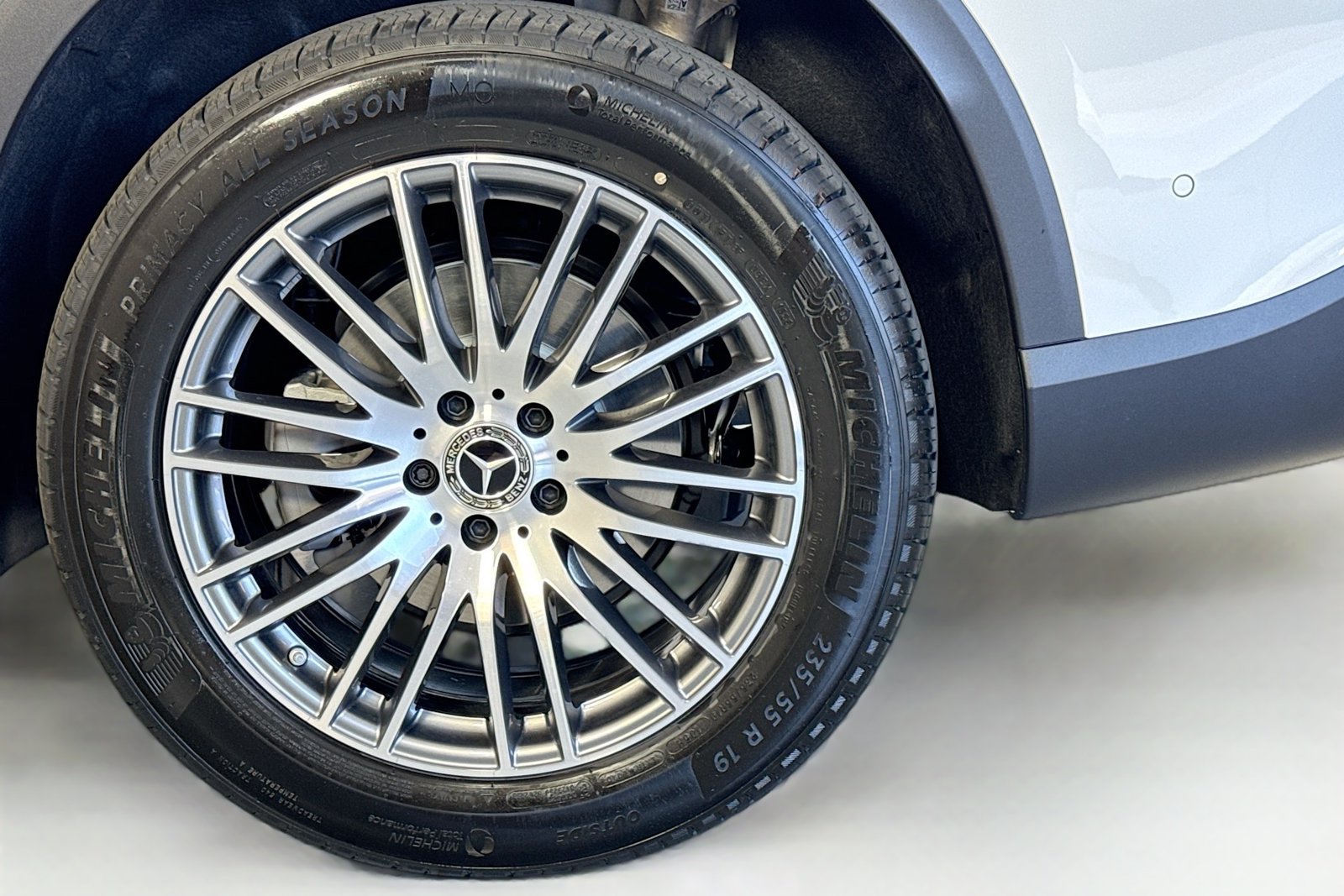 New 2026 Polar White Mercedes-Benz GLC 300 image 29