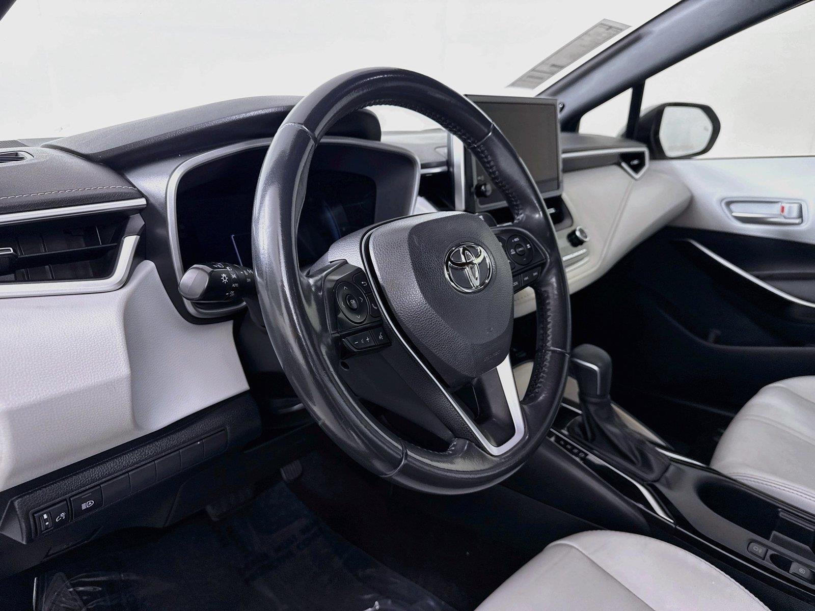 Used 2024 Wind Chill Pearl Toyota XSE image 4