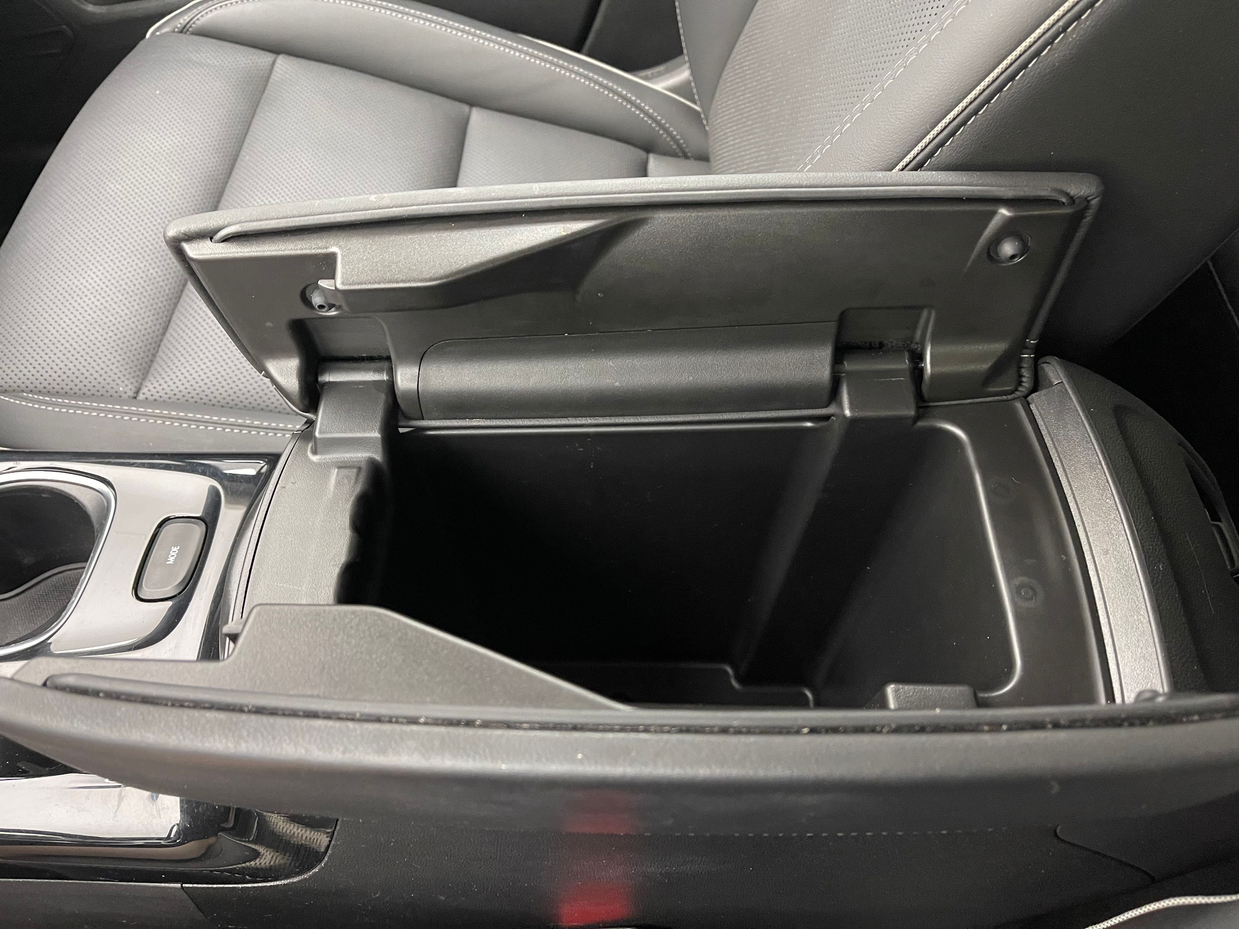 Used 2023 Summit White Buick Essence image 30