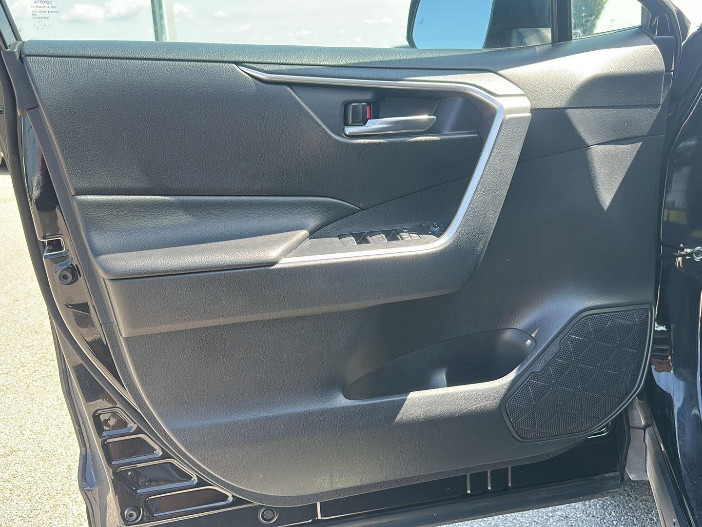 Used 2025 Midnight Black Metallic Toyota XLE image 8