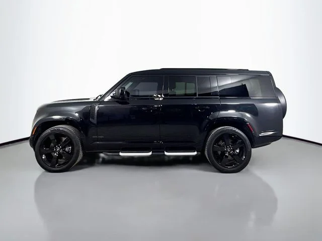 Used 2023 Black Land Rover X-Dynamic SE image 8