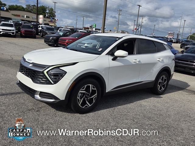 Used 2025 White Kia LX image 3