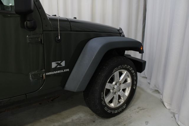 Used 2009 Green Jeep X image 23