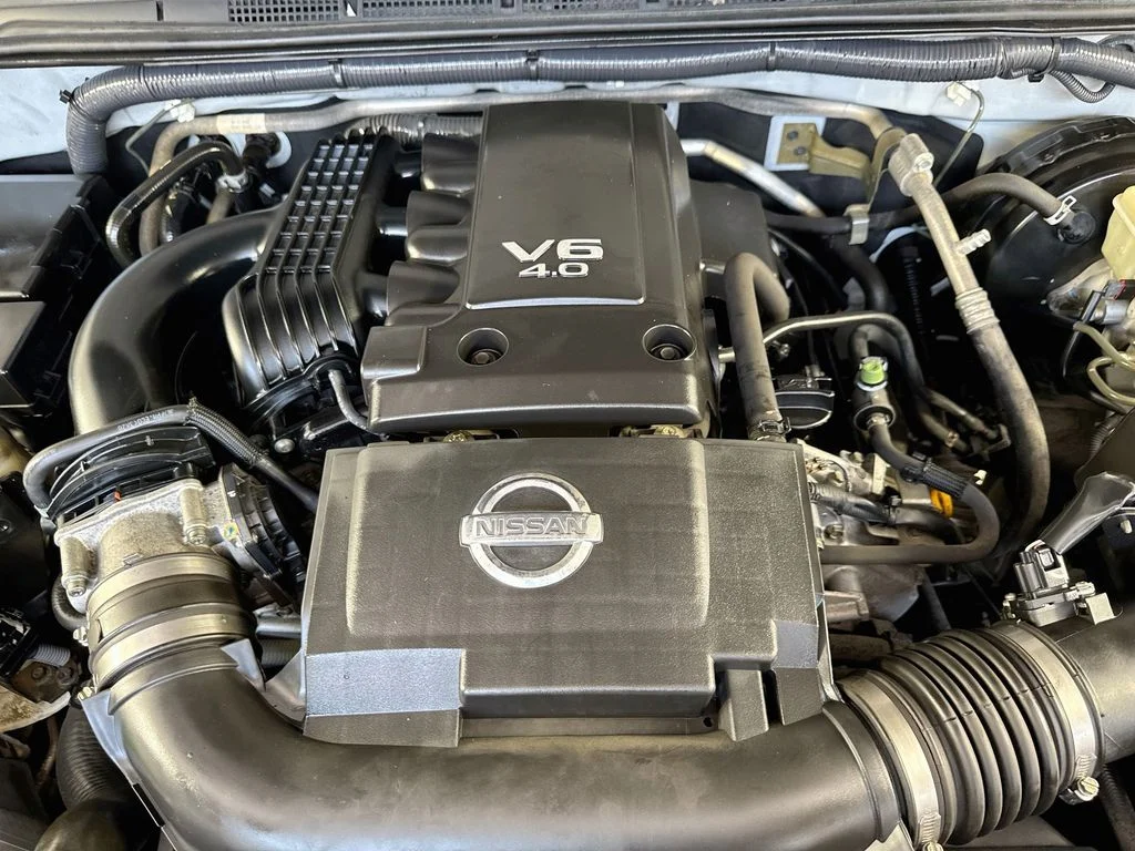Used 2014 Glacier White Nissan SV image 33
