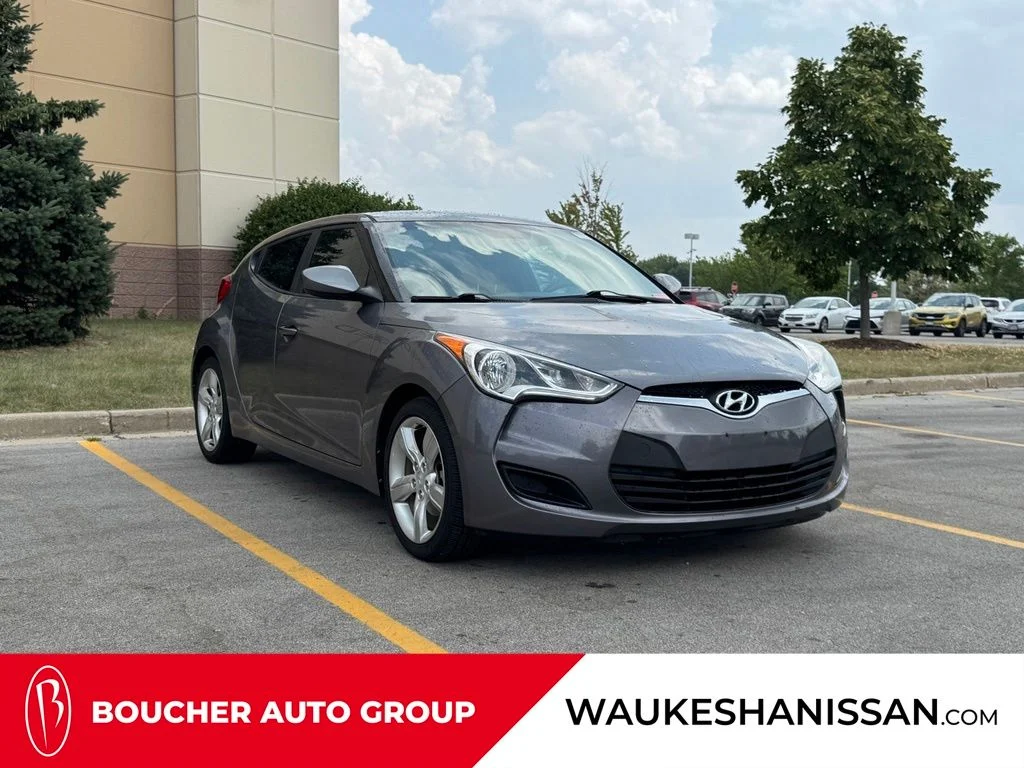 Used 2015 Triathlon Gray Metallic Hyundai Base image 1
