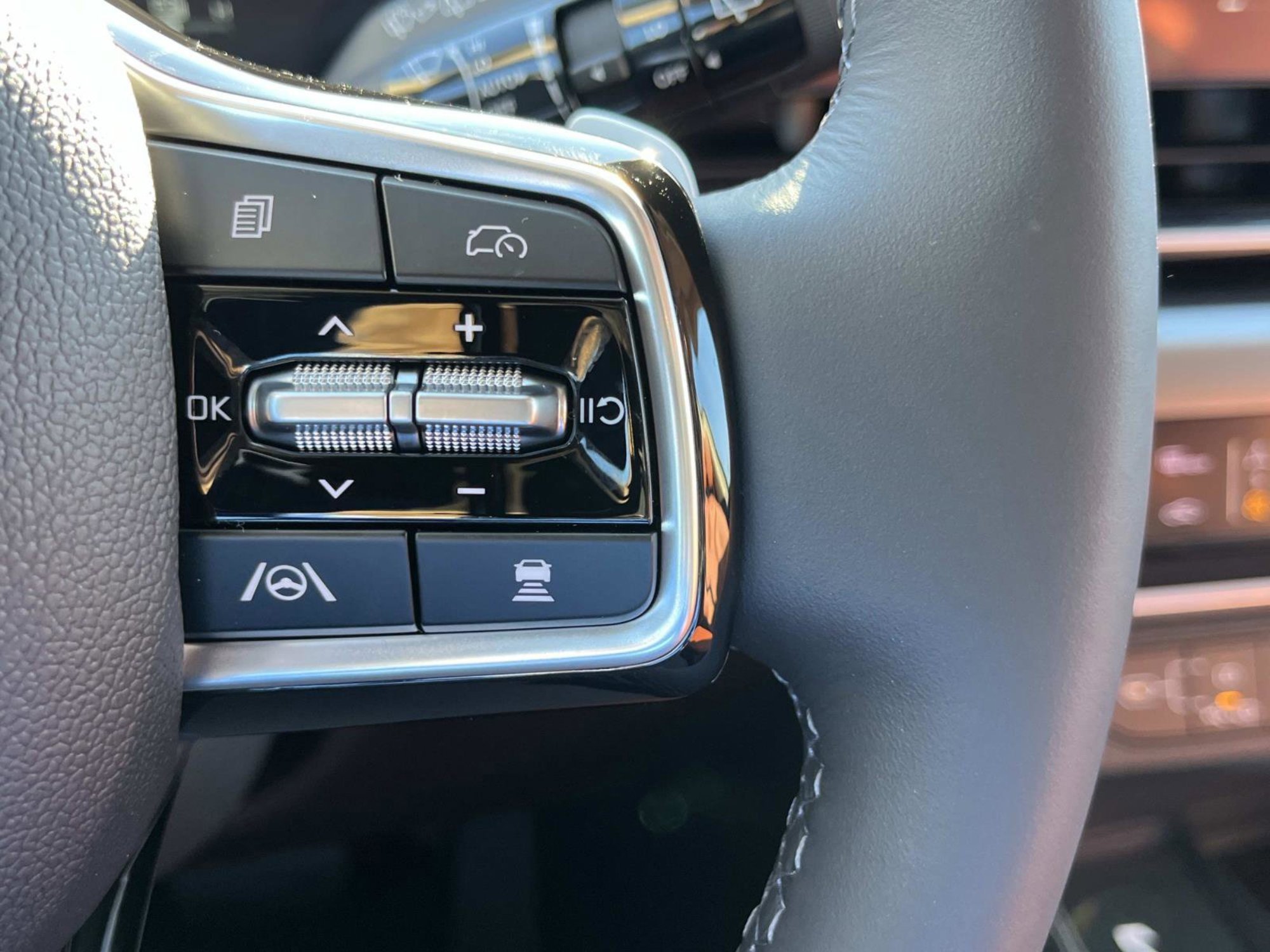 New 2026 Aurora Black Pearl Kia SX Prestige image 32