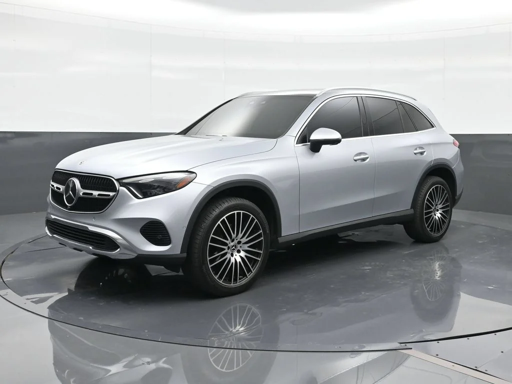 Used 2023 Silver Mercedes-Benz GLC 300 image 1