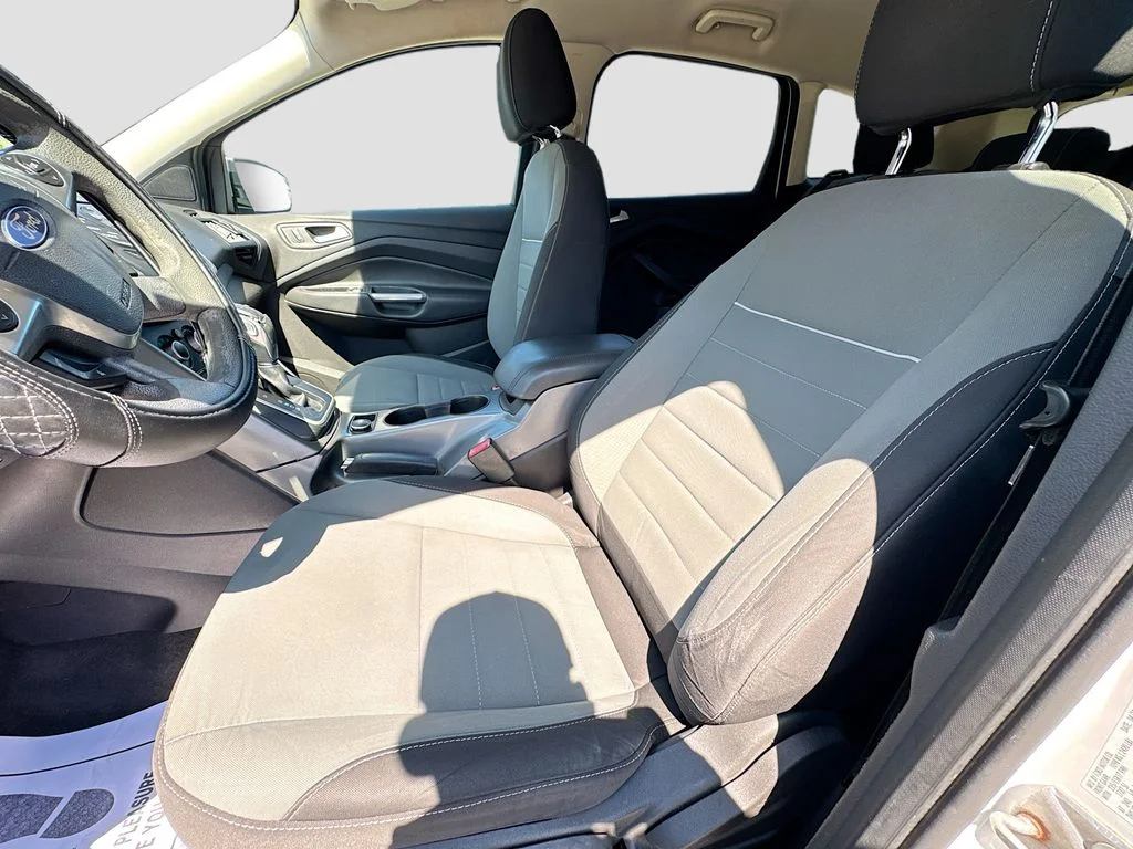 Used 2013 White Ford SE image 21