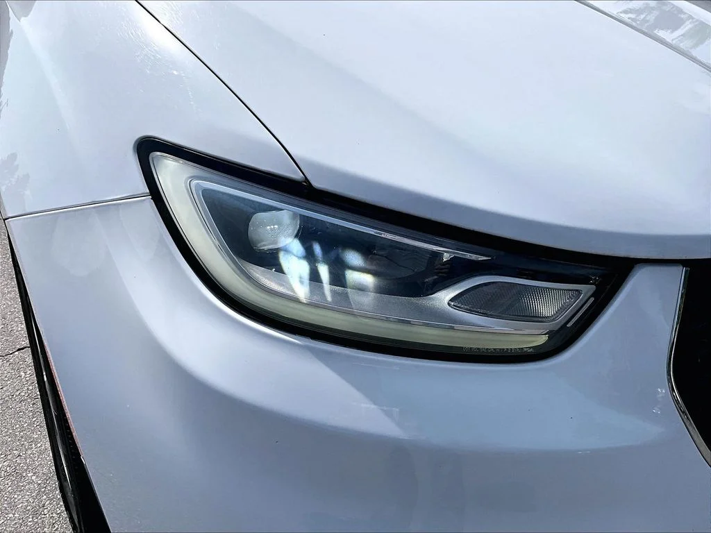 Used 2021 Bright White Clearcoat Chrysler Touring L image 34