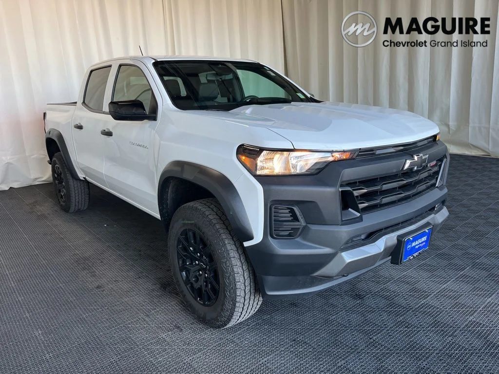 Used 2024 White Chevrolet Trail Boss image 28