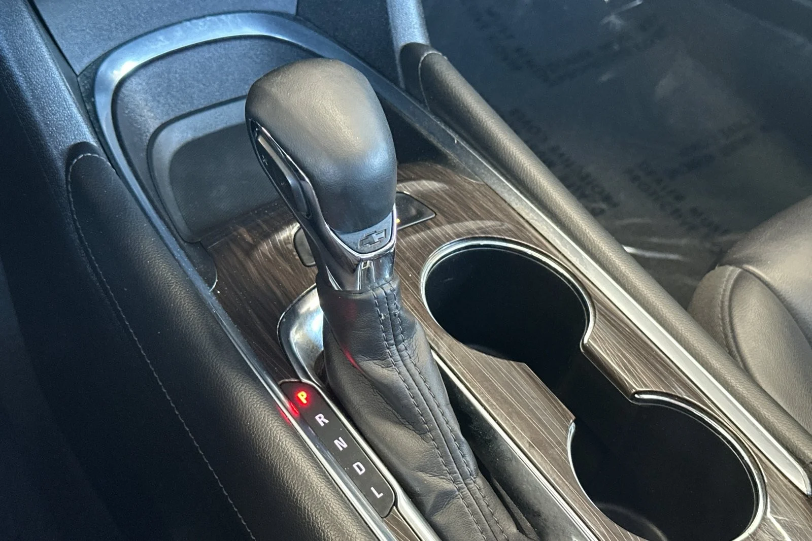 Used 2024 Summit White Chevrolet LT image 19
