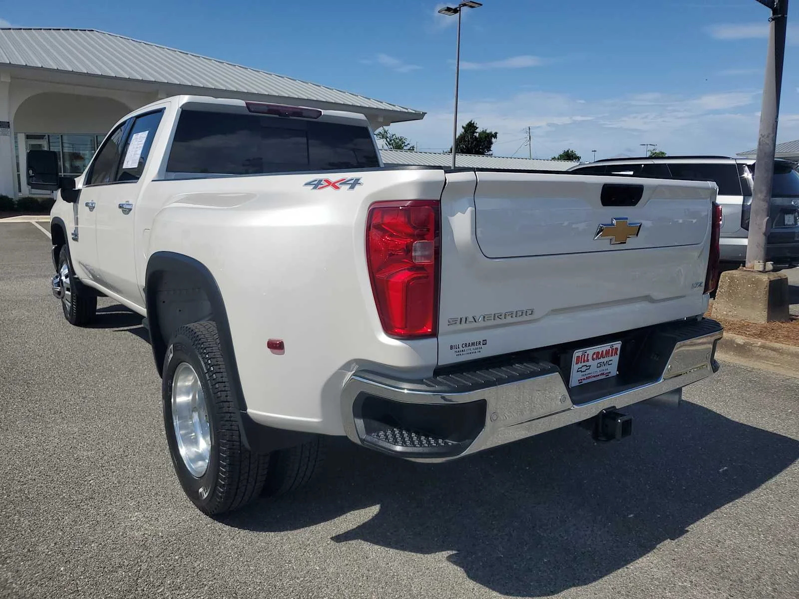 Used 2024 Iridescent Pearl Tricoat Chevrolet LTZ DRW image 3
