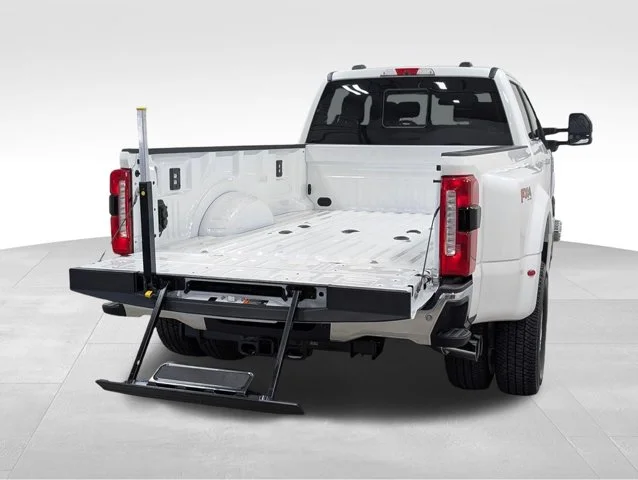 New 2026 Star White Metallic Tri-Coat Ford F-350® King Ranch® image 68