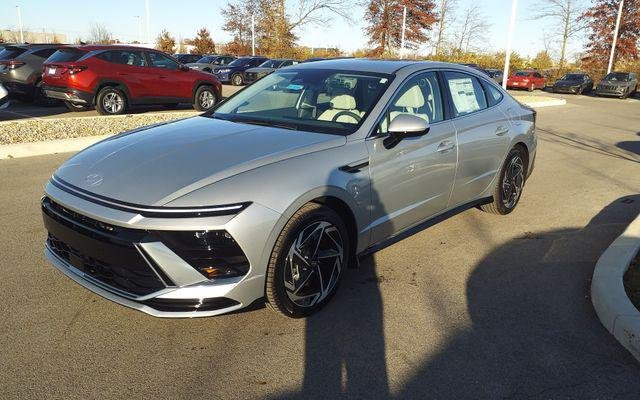 New 2026 Silver Hyundai SEL Sport image 2