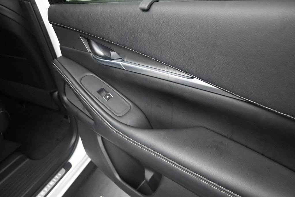 Certified Used 2023 White INFINITI LUXE image 22