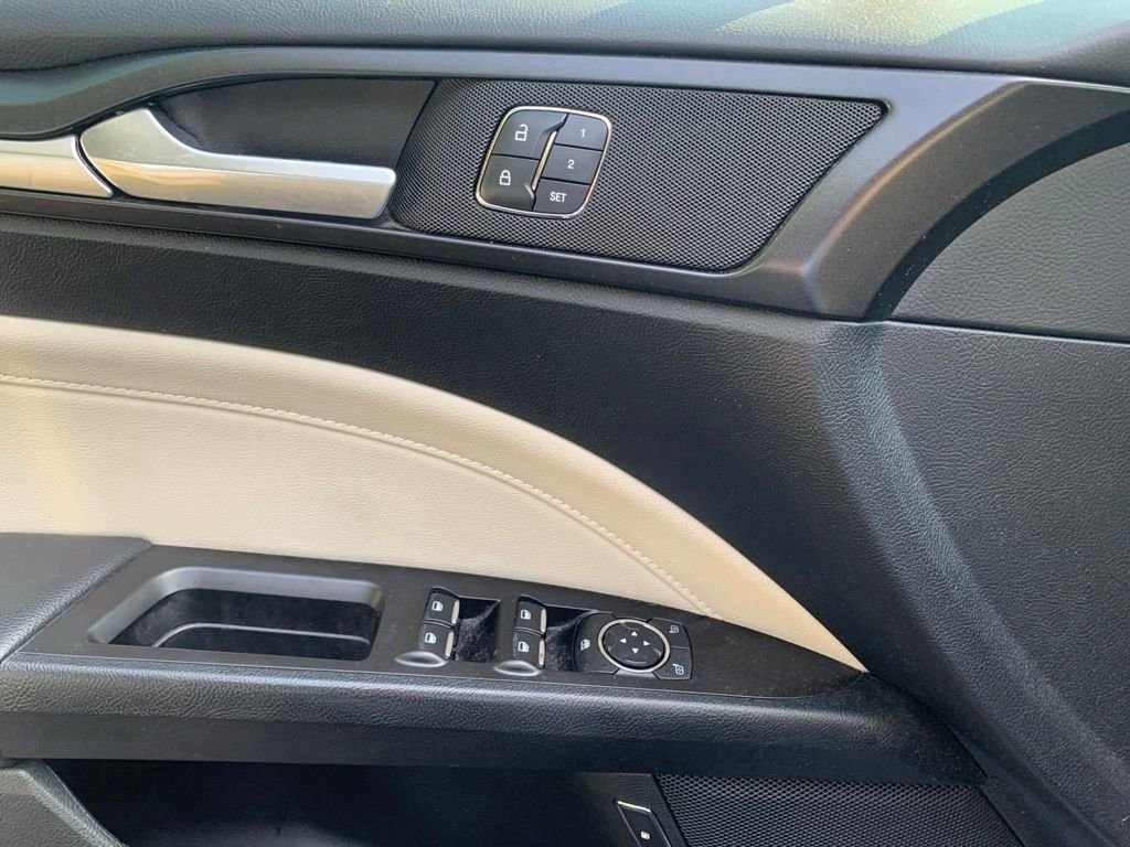 Used 2018 Blue Ford Titanium image 13