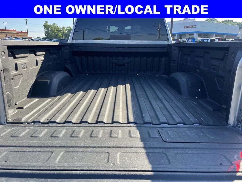 Used 2025 Sterling Gray Metallic Chevrolet High Country image 11