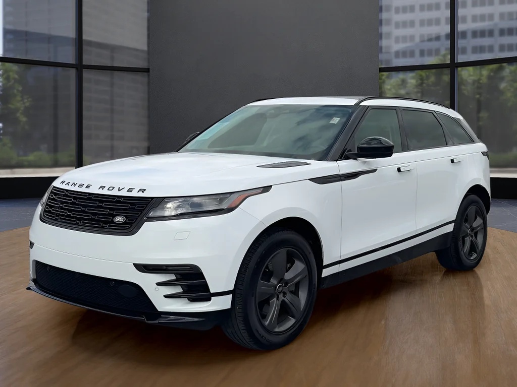Used 2025  Land Rover Dynamic SE image 1
