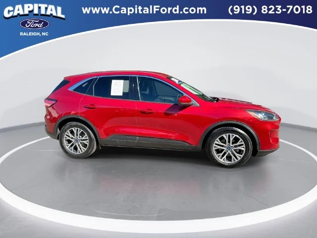 Used 2022 Red Ford SEL image 9