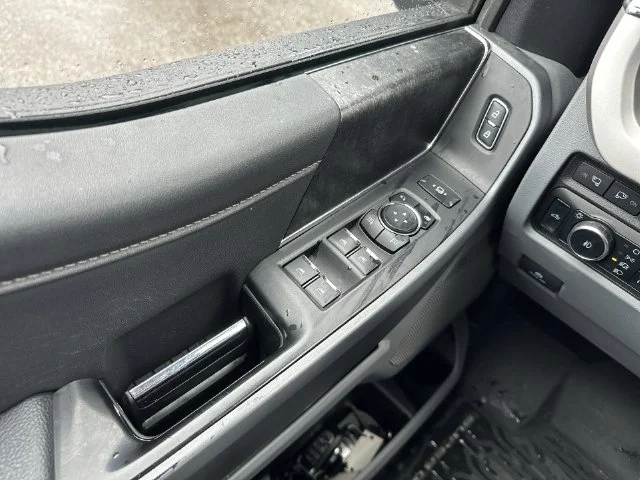 Used 2024 Silver Ford XLT image 14