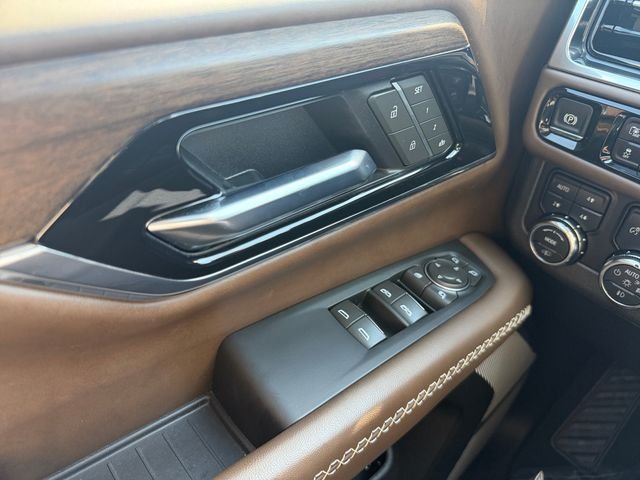 Used 2025 White GMC Denali Ultimate image 11