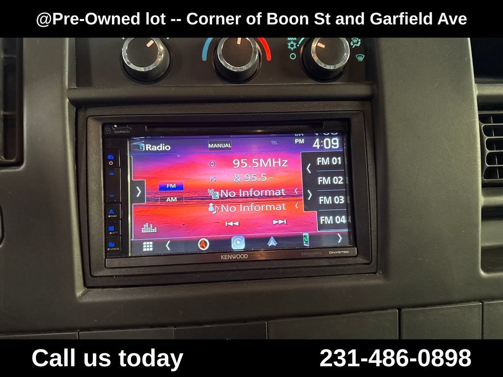Used 2013 SUMMIT WHITE Chevrolet BASE image 23