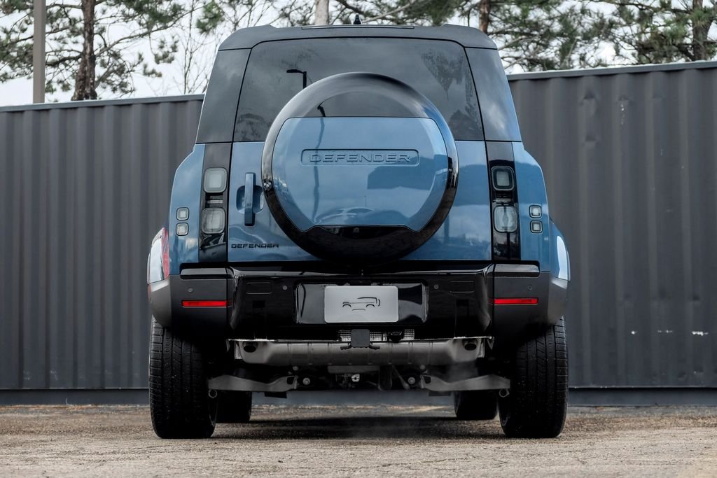 New 2026 Tasman Blue Land Rover S image 7